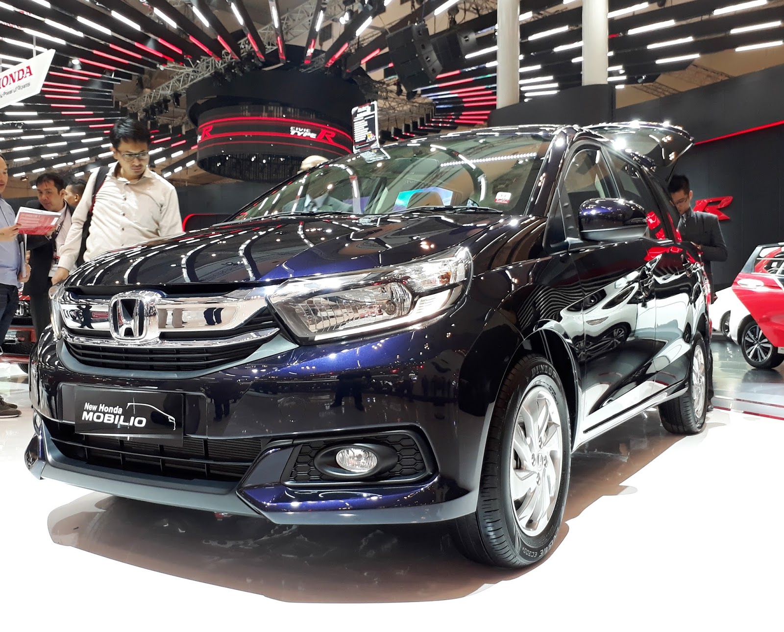 Mobil Menguji Kenyamanan New Honda Mobilio Rs Gambar Foto