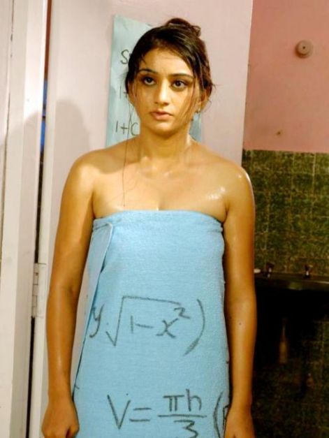 swathi priya in towel unseen pics