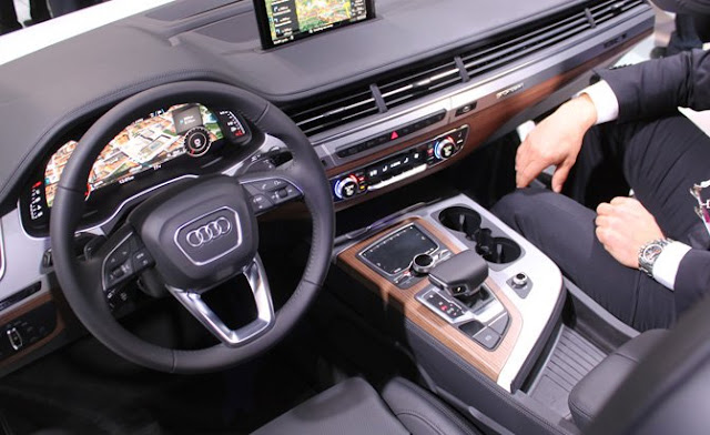 2017 Audi Q7 RS Interior