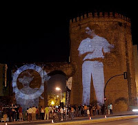 Taller de Live Cinema, proyección de fotoilustración en las calles de Granada