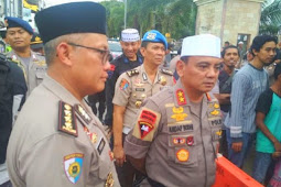 Polda Maluku Bagikan 1500 Paket Makanan Buka Puasa ke Warga Ambon