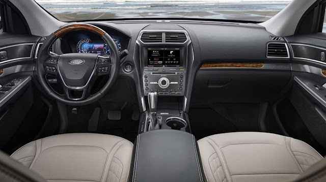 Không gian nội thất của Ford Explorer Platinum 2016