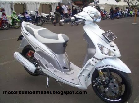 Gambar modifikasi yamaha mio warna putih polos 