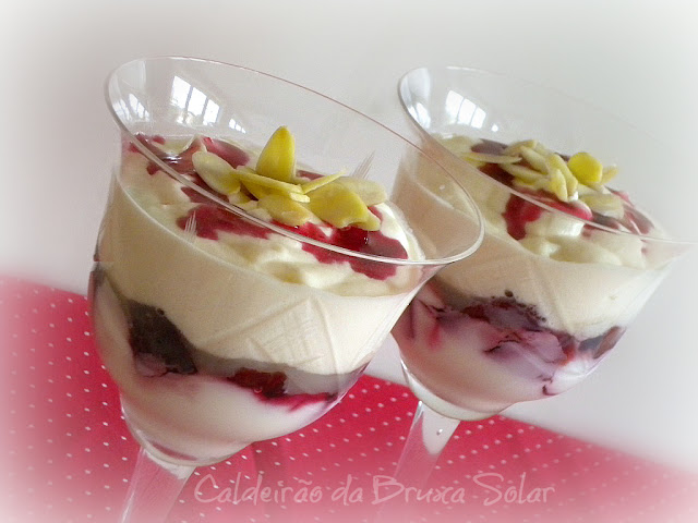 Semifreddo de mel e ameixas