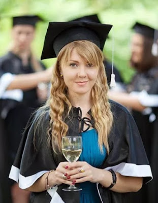 model wisuda rambut wisuda digerai terbaru