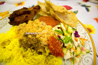 WalkWalkFindEat: Nasi Kerabu Kuning