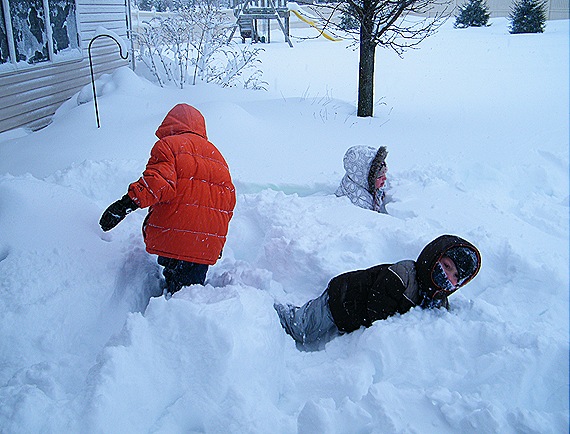 2010_0206bigsnow0016