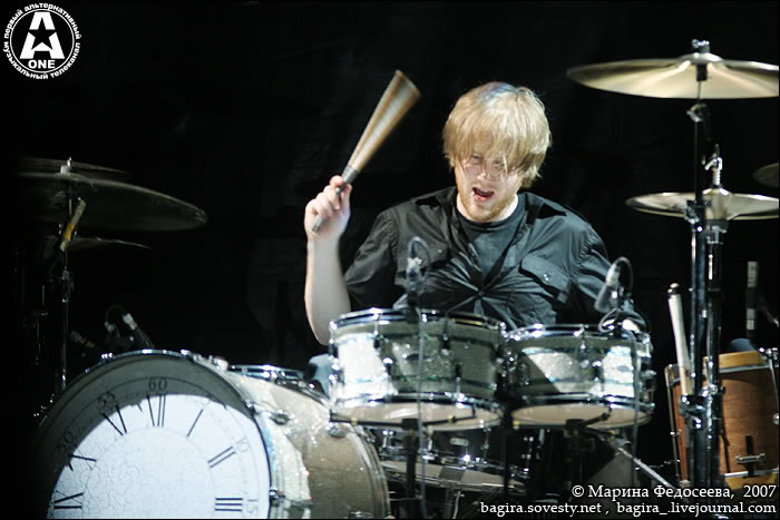 BERIKUT ADALAH FOTO BOB BRYAR MY CHEMICAL ROMANCE