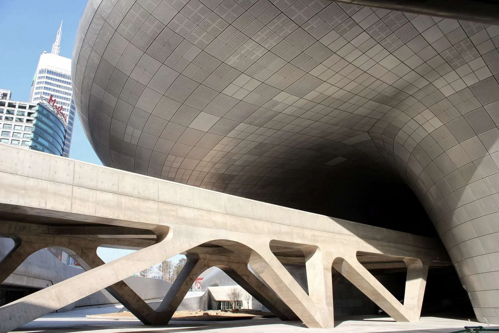 Open Dongdaemun Design Park Plaza by Zaha Hadid