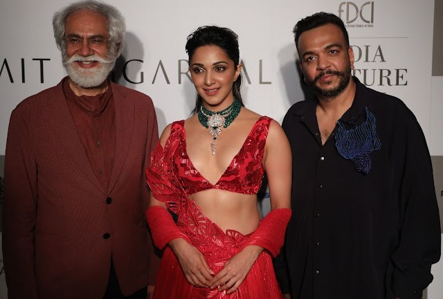 Gorgeous Kiara Advani  with Designer Amit Aggarwal: FDCI India Couture Week 2019