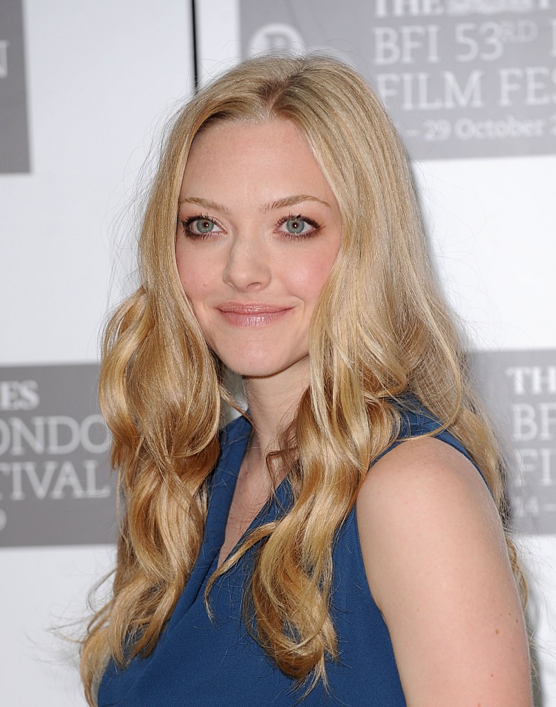 Amanda Seyfried Long Curls Hairstyles 2013