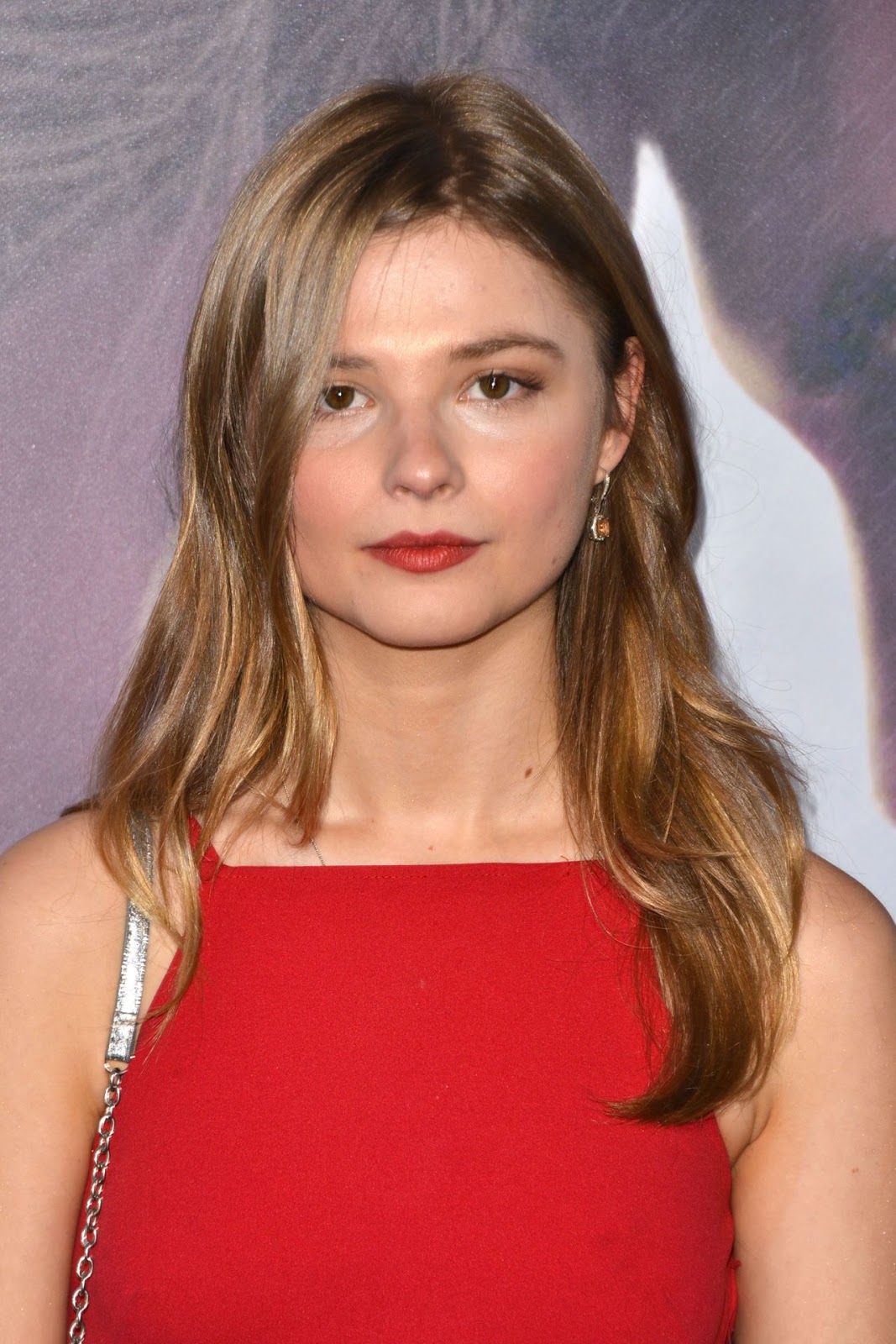 Stefanie Scott best red carpet dresses photo