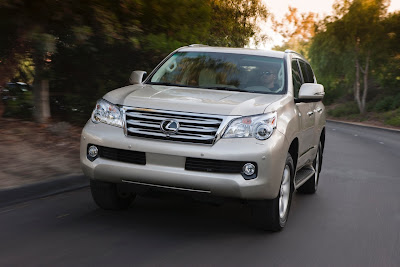 2010 Lexus GX460 Front Angle View