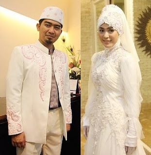 Model Baju Pengantin Ustad Solmed dan April Jasmine