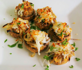 Featured Recipe | French Onion Soup Stuffed Mushrooms from Dessert Before Dinner #SecretRecipeClub #recipe #mushrooms #appetizer