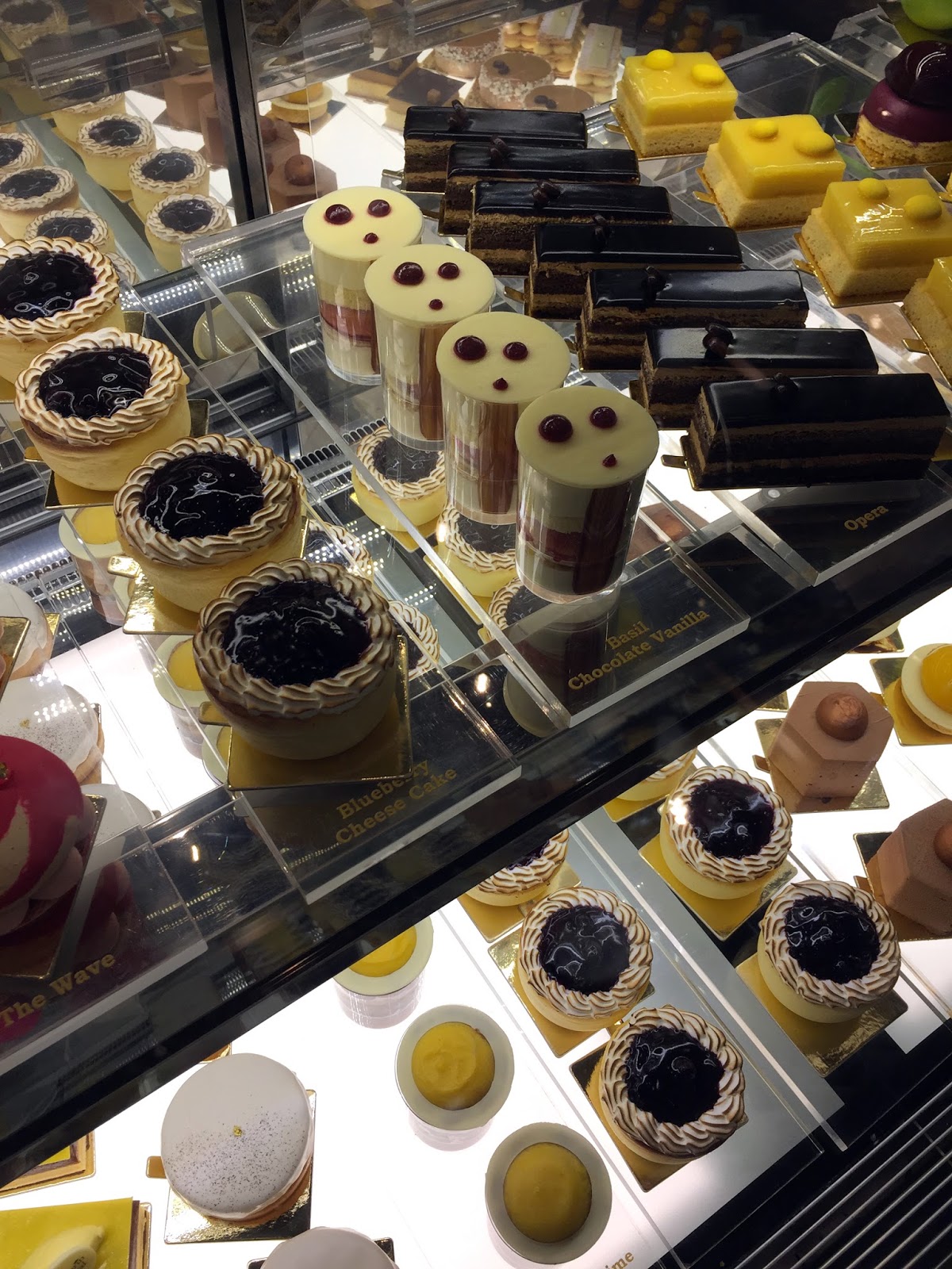 The Mandarin Oriental Cake Shop (Bangkok, THAILAND) ★★★★★ | A traveling foodie's gastronomic ...