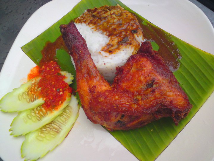 Amin Nasi Kukus Ayam Dara Goreng Berempah