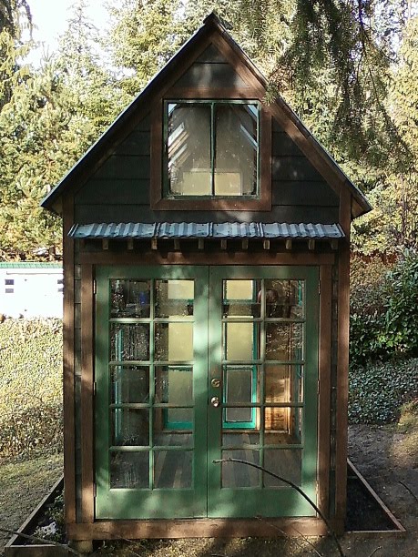 Red Poppy Interiors: Garden Sheds