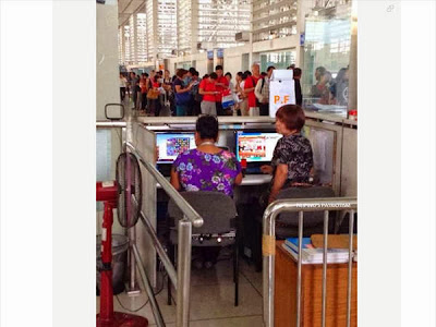 Manila Airport Employees Playing Computer Games Punished