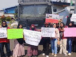 Puluhan Emak-Emak Wali Murid SDN Burangkeng 04 Geruduk Kantor BPN Kabupaten Bekasi