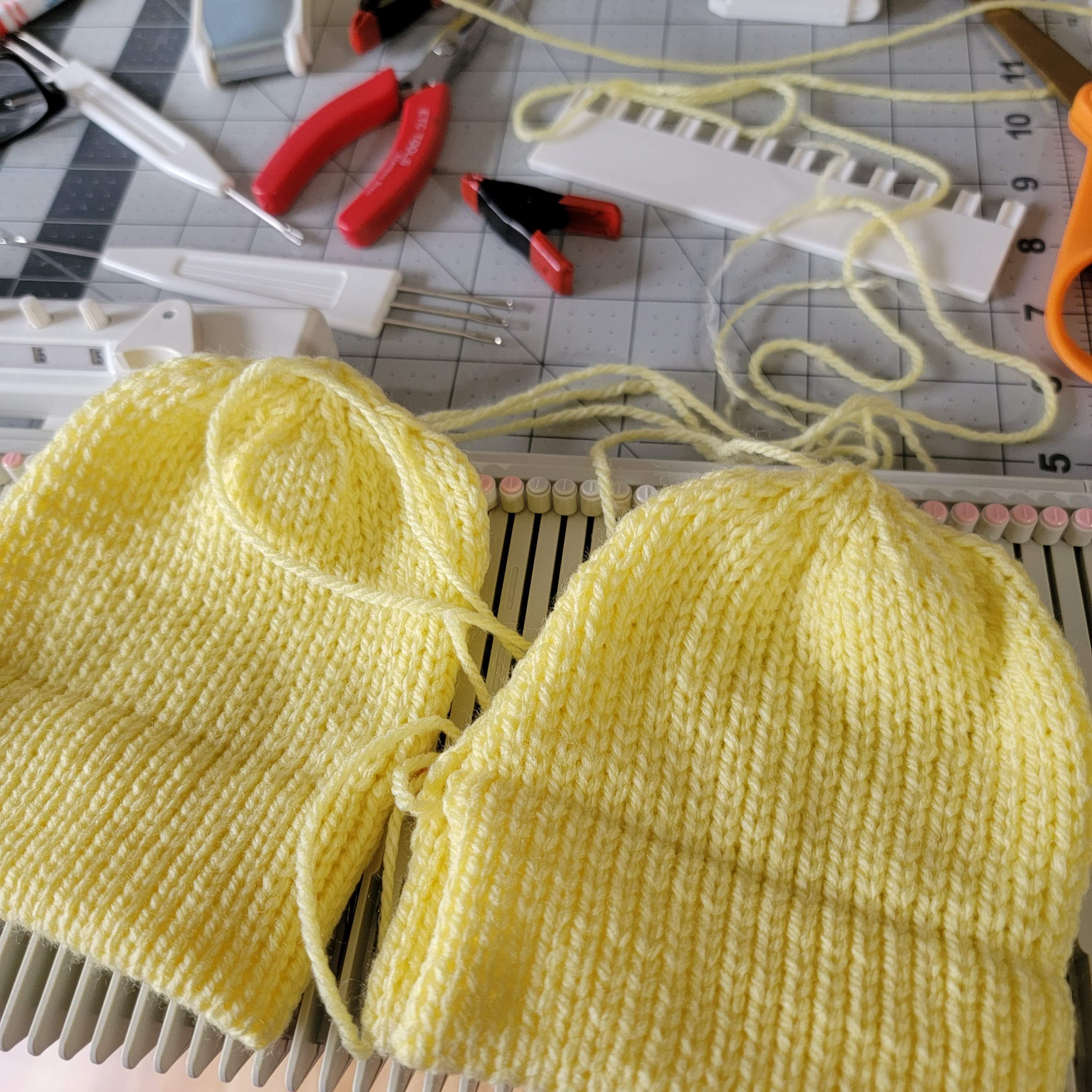 I'm a hat knitting machine! : r/knitting