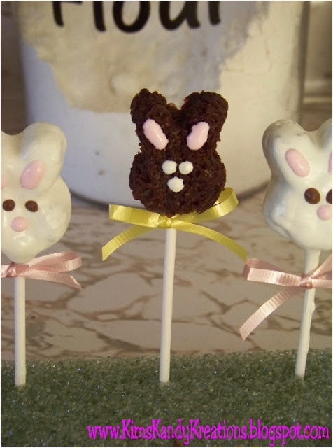 Add a sweet treat to your Easter party or Easter baskets with these Easter bunny bites.  They are so yummy and super easy to make.  And such a cute Easter dessert too.