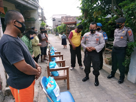 Peduli Warga Terdampak Covid-19, Polsek Gondokusuman Bakti Sosial di Kelurahan Baciro