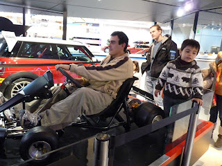 Yo con el simulador, BMW Welt.