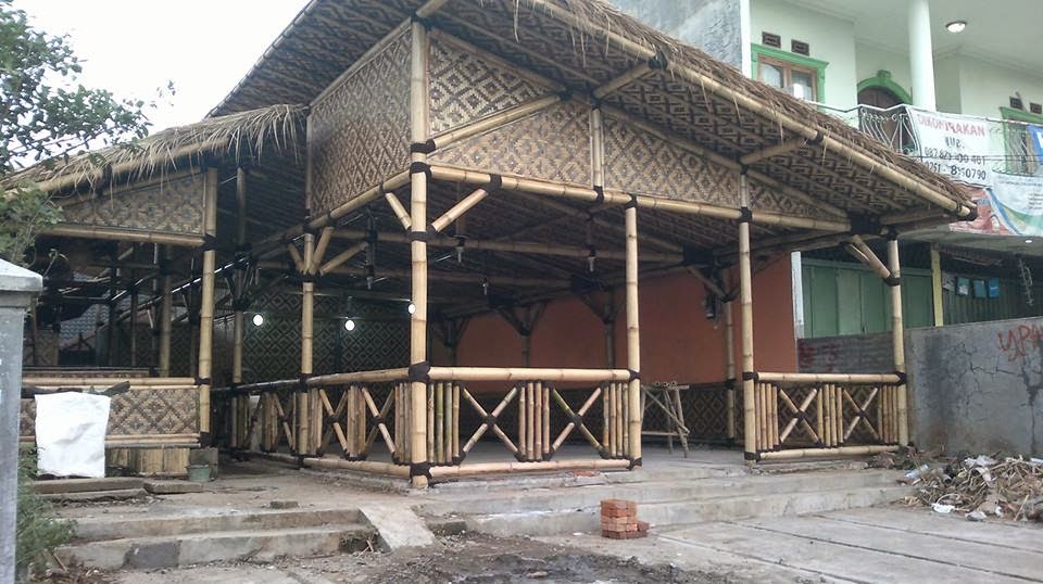 jasa pembuatan rumah  bambu  foto rumah  bambu  model rumah  