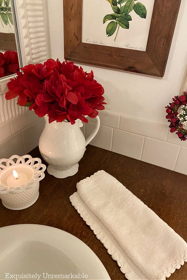 Decorating With Red Accents In The Bathroom