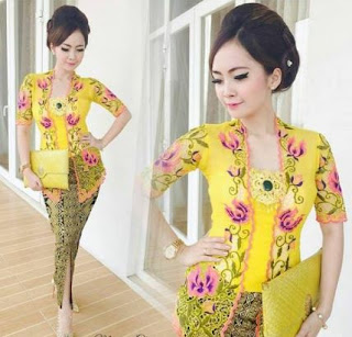 Baju Kebaya Wisuda Kuning Batik Klasik Model Baru 