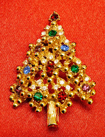 vintage costume jewelry Christmas tree pin