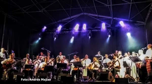 actuación de  Los Sabandeños  en  el XVIII Bidasoa Folk Festival, Hondarribia, Guipúzcoa,