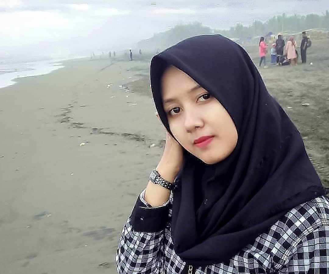Girl Hijab We Heart It