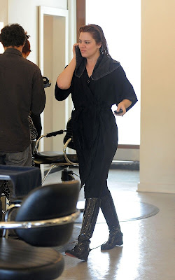 Khloe Kardashian out at the salon