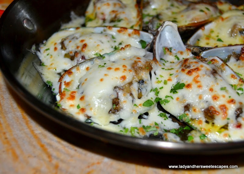 Baked Mussels at Dampa restaurant Dubai
