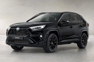 Toyota RAV4 Black Edition (2020) Front Side 1