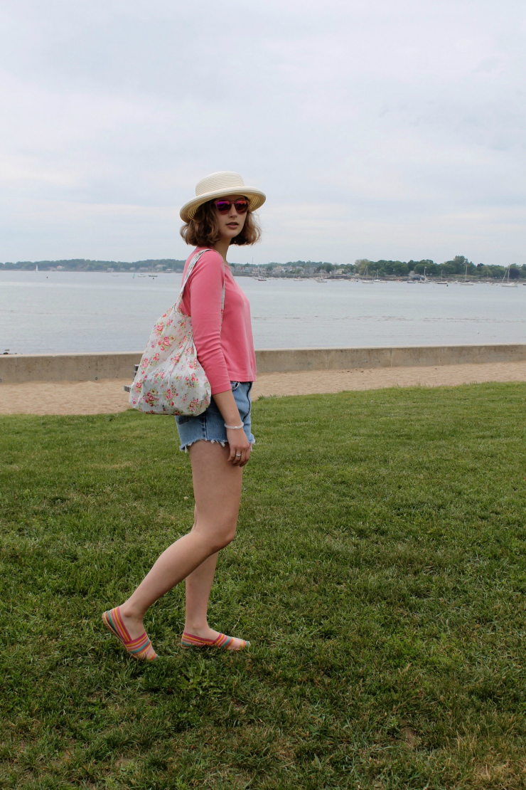 Vintage Ralph Lauren denim cutoffs, floral beach bag for a cute summer look
