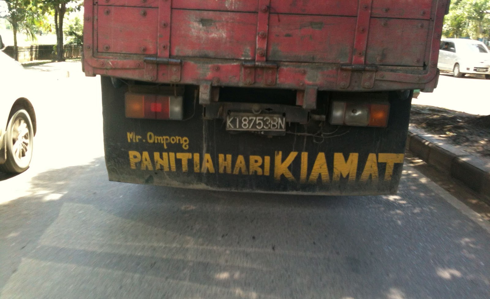 24 Tulisan Lucu Curhatan Supir Truk Ini Bikin Ketawa Ngakak Lucu