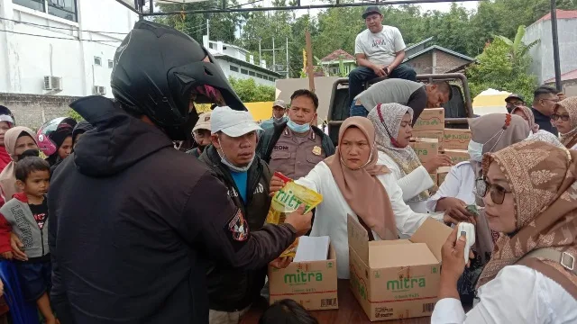 Andre Rosiade Apresiasi Gerindra Bukittinggi Jual Minyak Goreng Rp11 Ribu per Liter