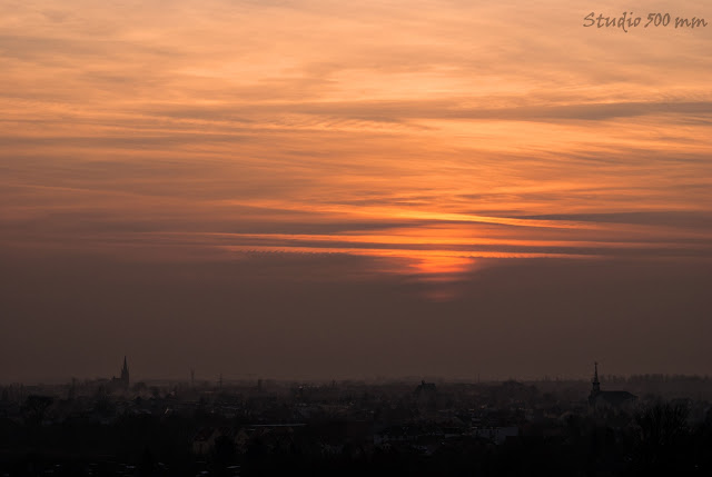 Zachód słońca we Wrocławiu ze Wzgórza Gajowego