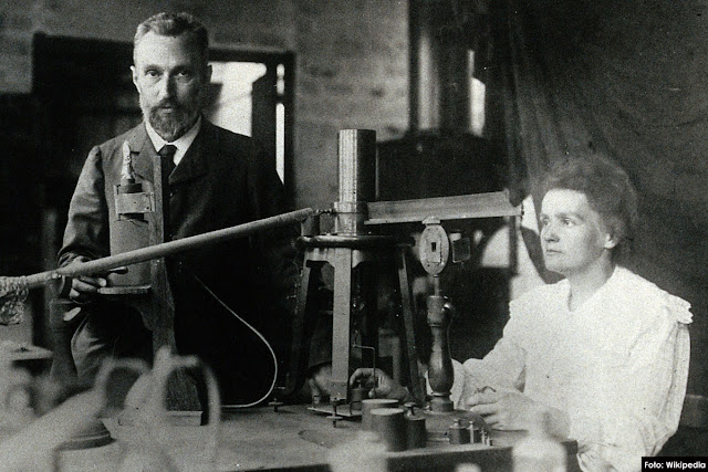 Los científicos premios Nobel Marie y Pierre Curie