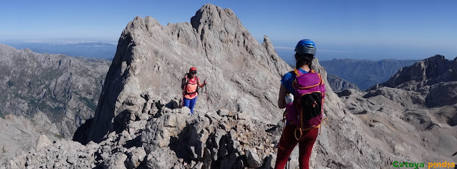 Ruta a Torre Bermeja, Coello, Tiro del Oso y Boada desde el Refugio de Cabrones en Macizo Central de Picos de Europa