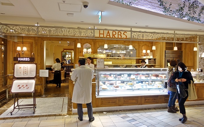 1 HARBS 草莓泡芙蛋糕 FOOD PARC ROYAL QUEEN 草莓 吉祥寺