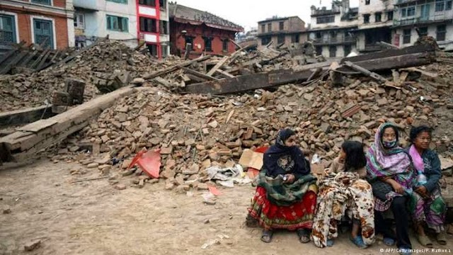 "Segundo tremor provocou caos e pânico", conta nepalesa