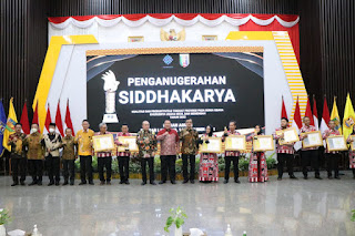 9 Companies Receive Siddhakarya Award from the Governor of Lampung
