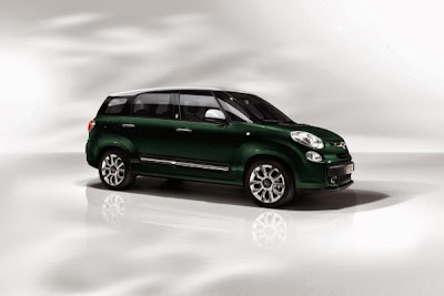  Fiat 500L Living model year 2014 interior 