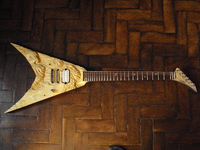 carved electric guitar guitarra escultura capital inicial