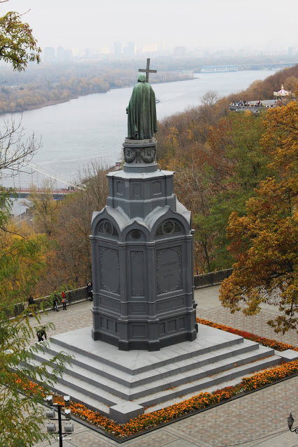 Памятник Владимиру Крестителю