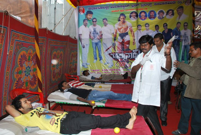 Allu Arjun @ Blood Donation Camp Stills Pics Photos film pics
